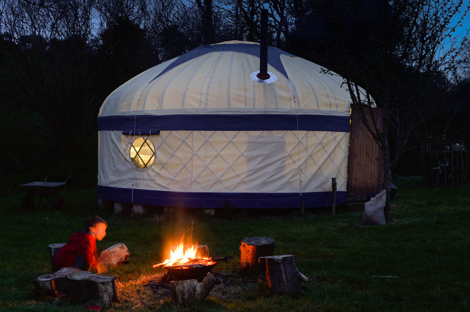  Cotna Eco Retreat’s glamping site in Cornwall has yurts with fire bowls and plenty of space. Cotna’s glamping yurts are a walk away from sandy beaches at Portmellon and Gorran Haven, and a short drive from Mevagissey and the Lost Gardens of Heligan.